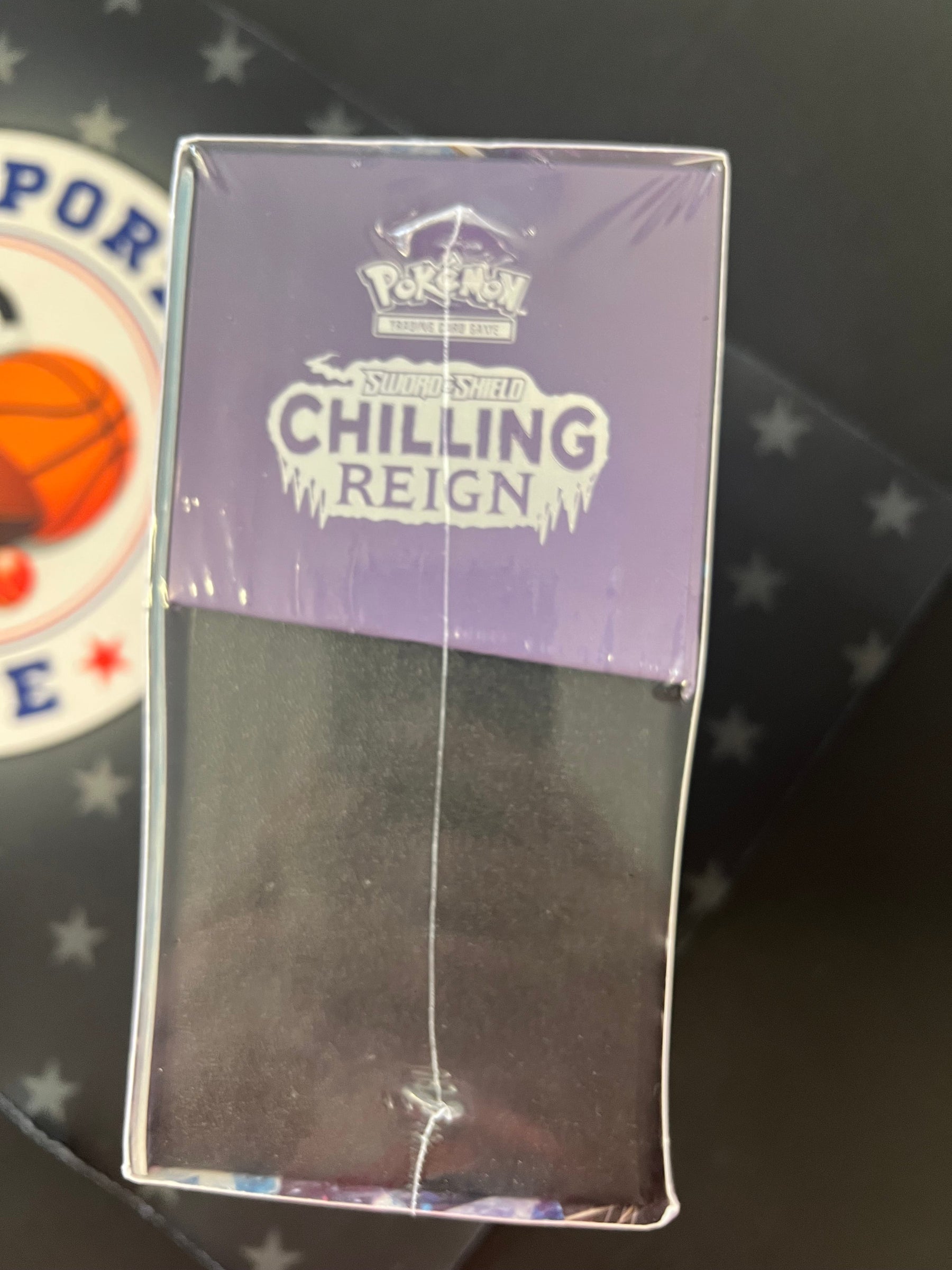 Pokemon Chilling Reign Elite Trainer Box *Rip*